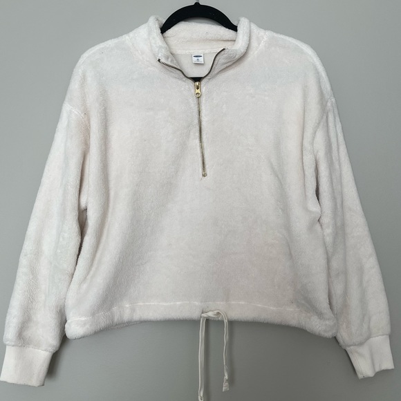 White fuzzy sweater - Picture 1 of 1